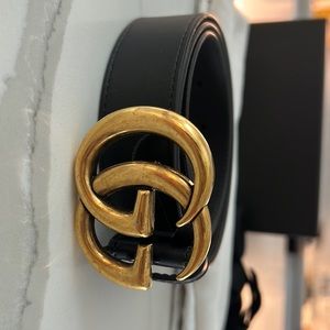 Gucci Marmont Women belt in black with gold buckle. Excellent Condition.